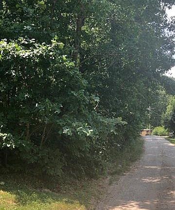 2nd image of 00 Hedge Dr #00