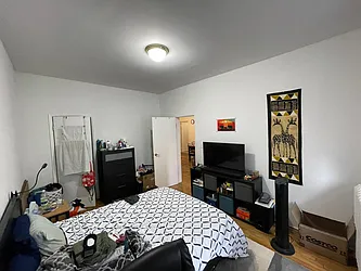 Rented by R New York