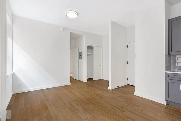 Rented by Living New York | media 37