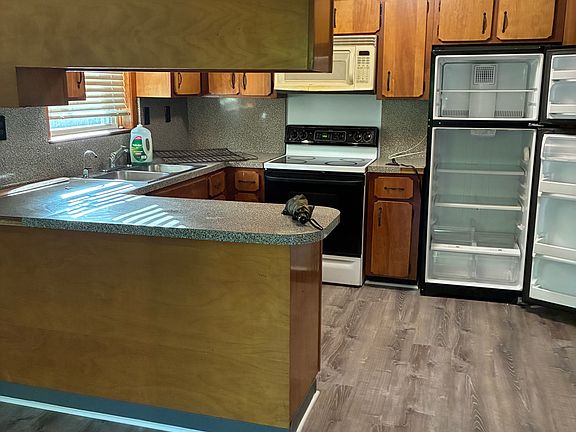 3rd image of 2581 Pelham Bay Park W Floor 2