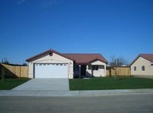 509 W San Joaquin St, Avenal, CA 93204