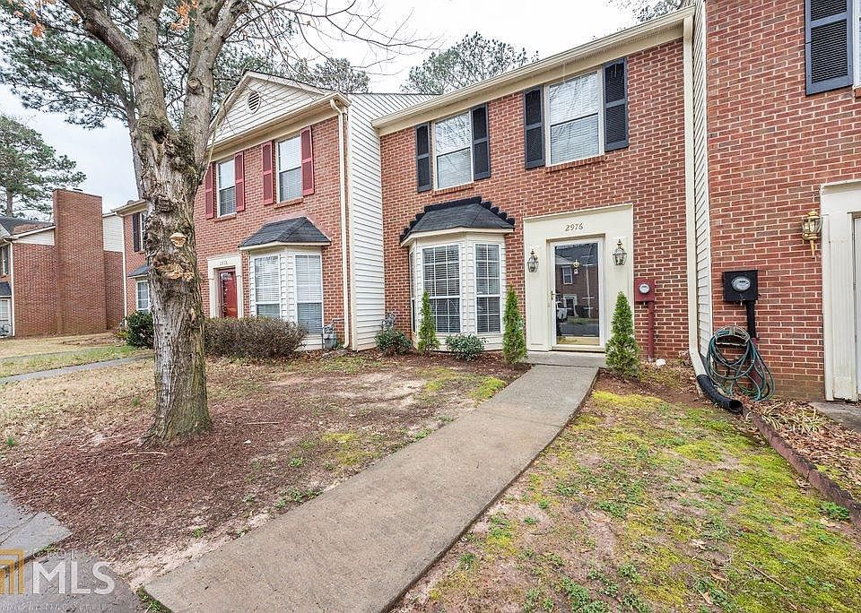 1st image of 2976 Lexington Trace Dr SE
