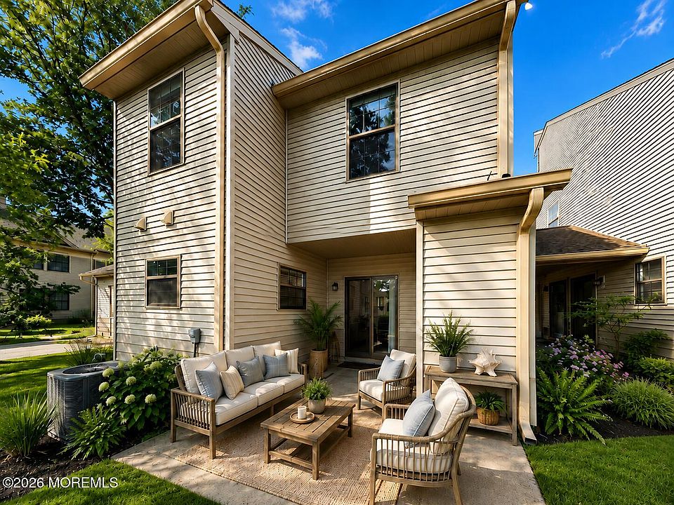 1st image of 406 Daffodil Drive