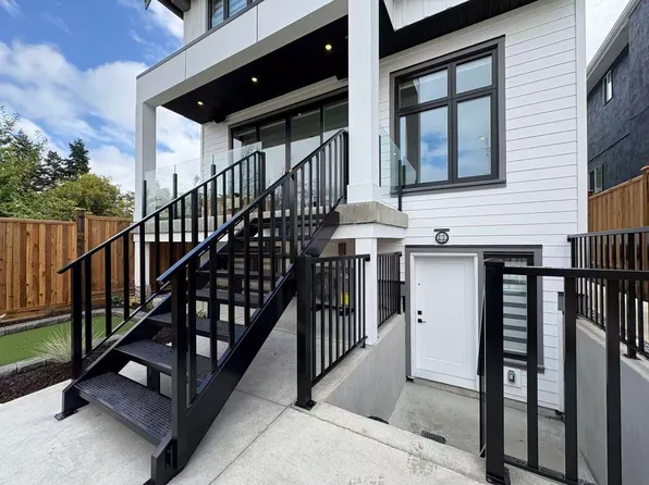 945 E 28th Ave, Vancouver, BC V5V 2P3