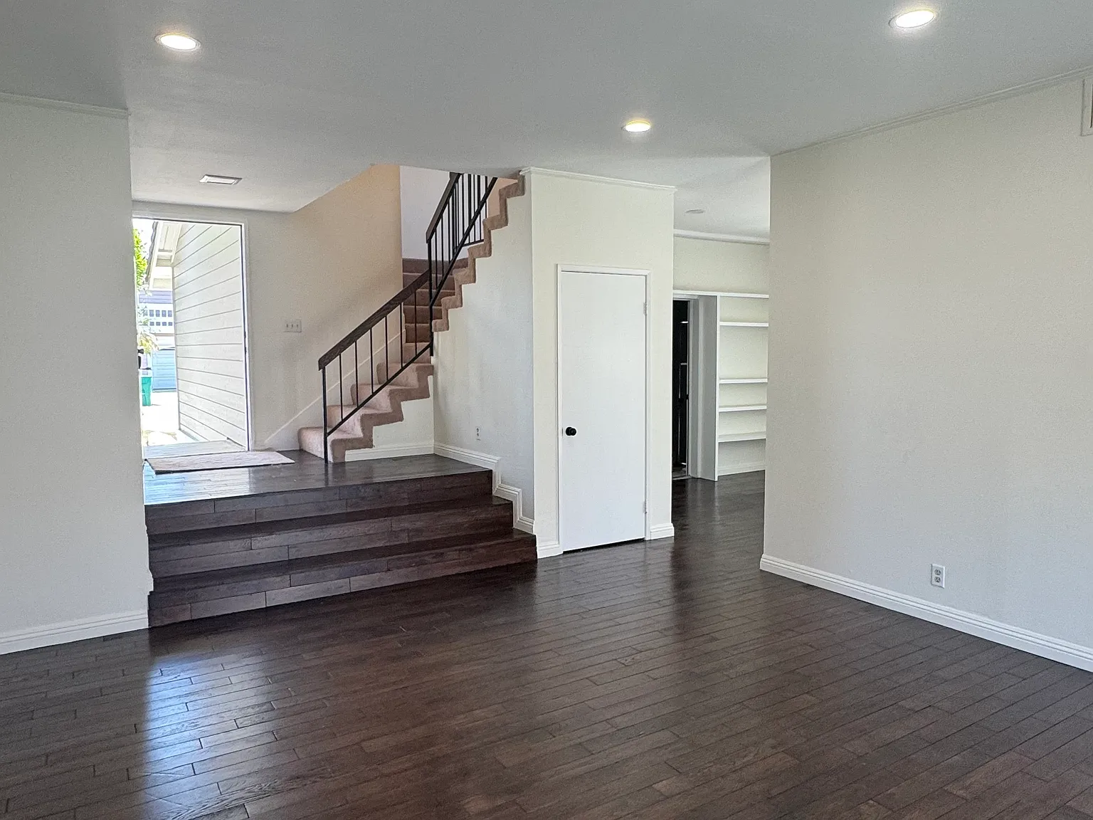 3 bed, 2.5 bath, 2010 sqft, $4,795 — Photo 3