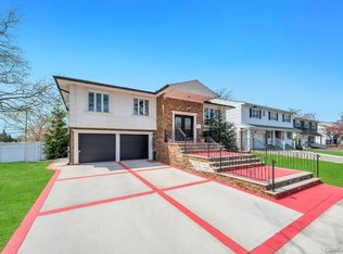 2 Valley Greens Drive, North Woodmere, NY 11581