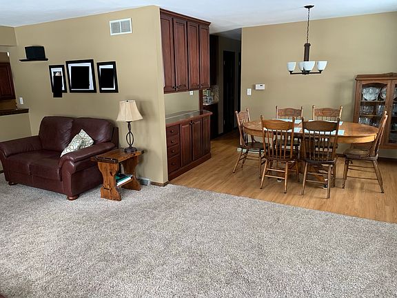 Living room-dining room 