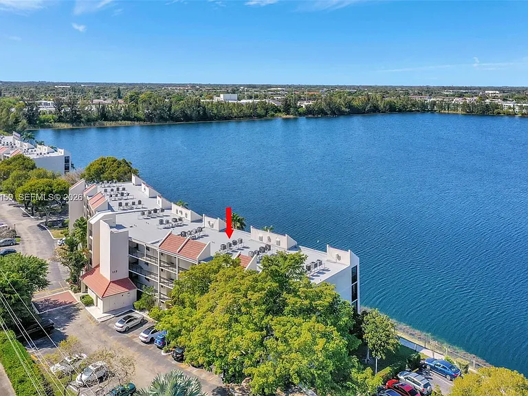 117 Lake Emerald Dr #408 — Photo 42