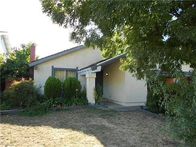 2nd image of 126 Sweetberry Ct