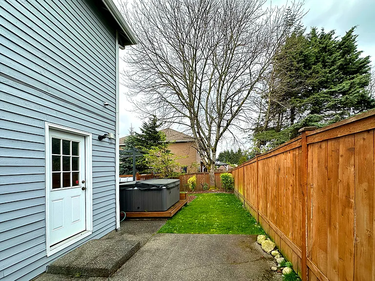 Backyard alley