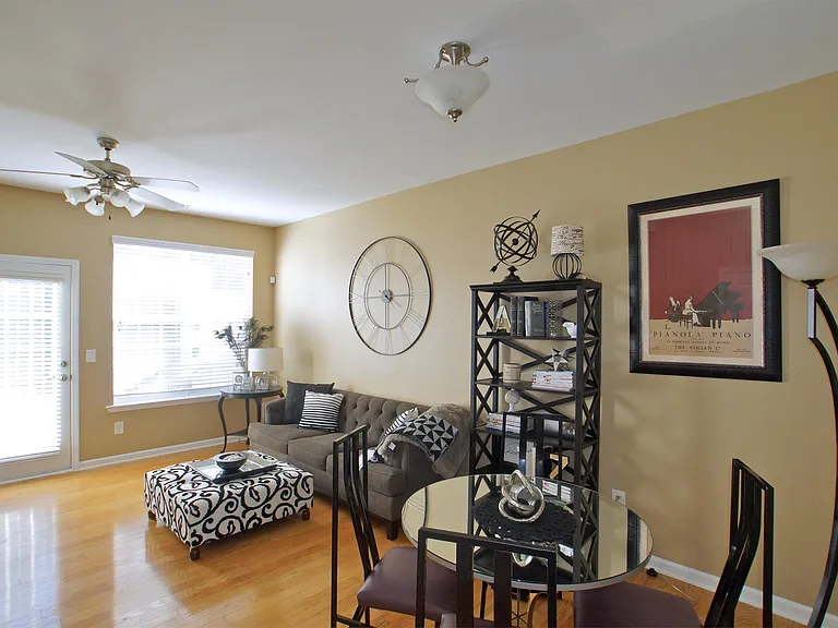 405 Hamlet Park Dr #1 — Photo 5