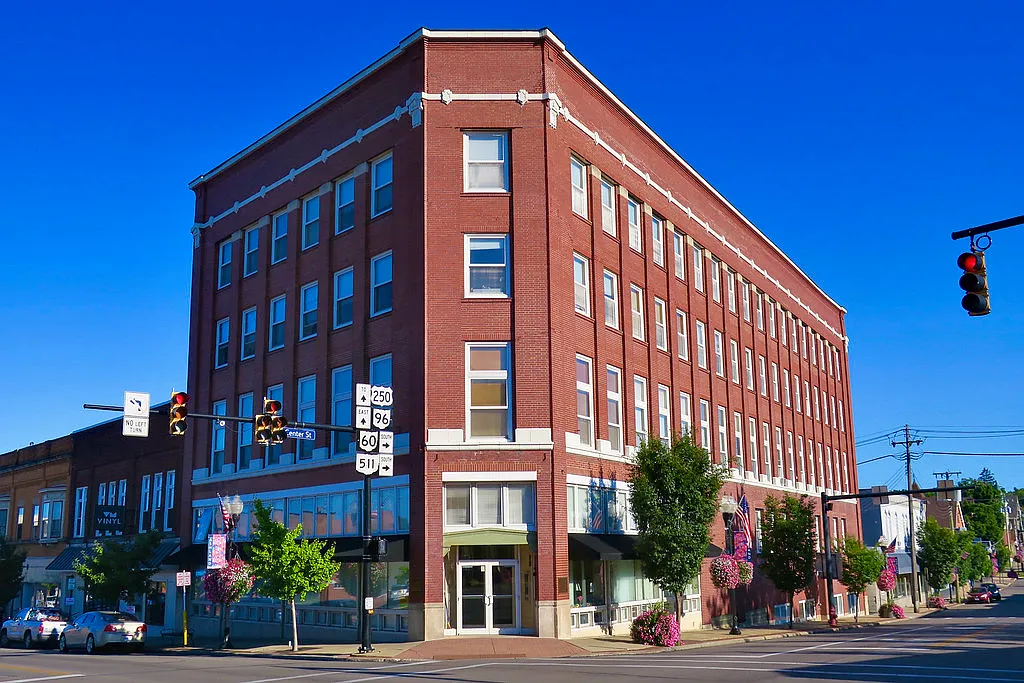 Essex House 55+ Housing Community — Photo 1