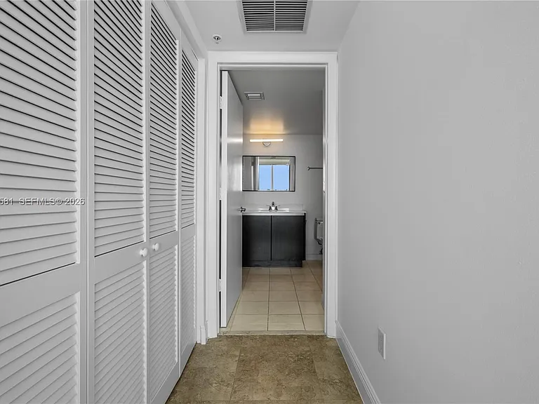665 NE 25th St #1504 — Photo 11