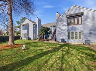 652 Pinewood Dr, Virginia Beach, VA 23451