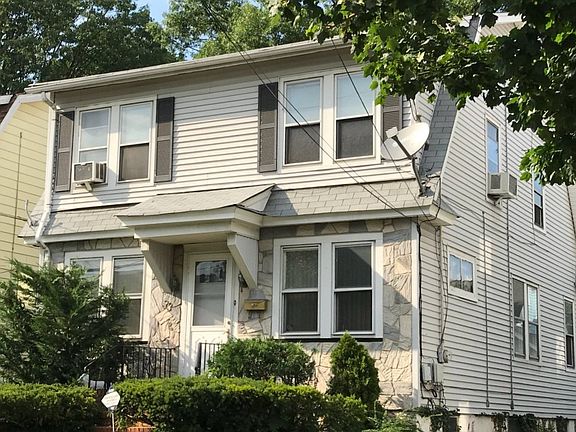 3rd image of 33 Fleetwood Pl