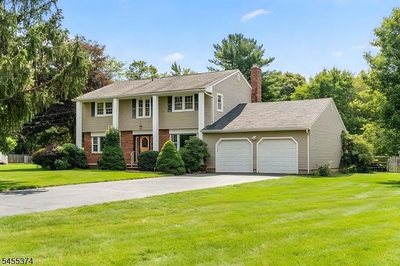 1st image of 490 South Woods Rd