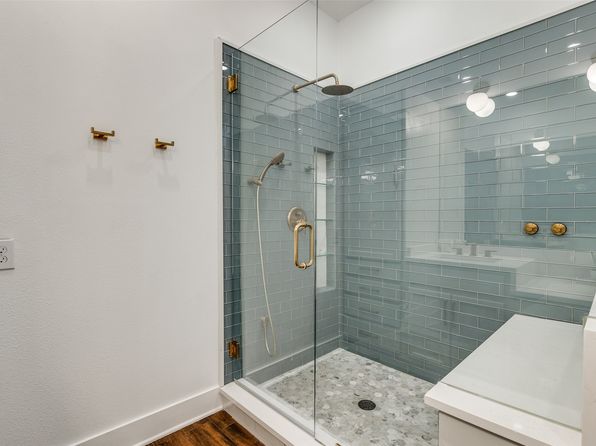 Additional property image - 206 S Edgefield Ave, Dallas, TX 75208