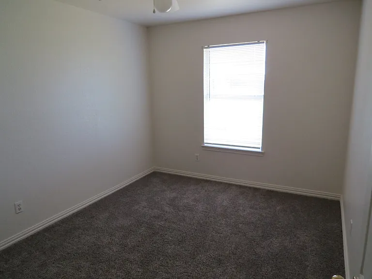 1602 Benttree Dr #D — Photo 11
