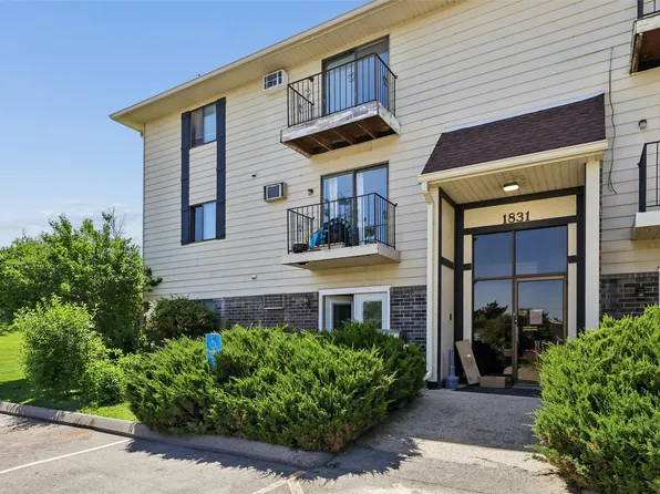 1831 Fuller Rd APT 1, West Des Moines, IA 50265