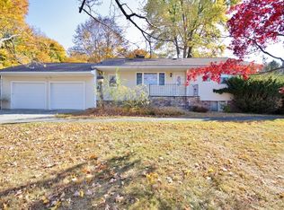 44 Hillside Rd, Poughquag, NY 12570