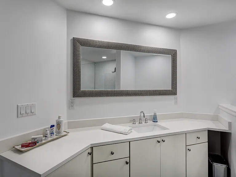 6 Lexington Ln E #D — Photo 35