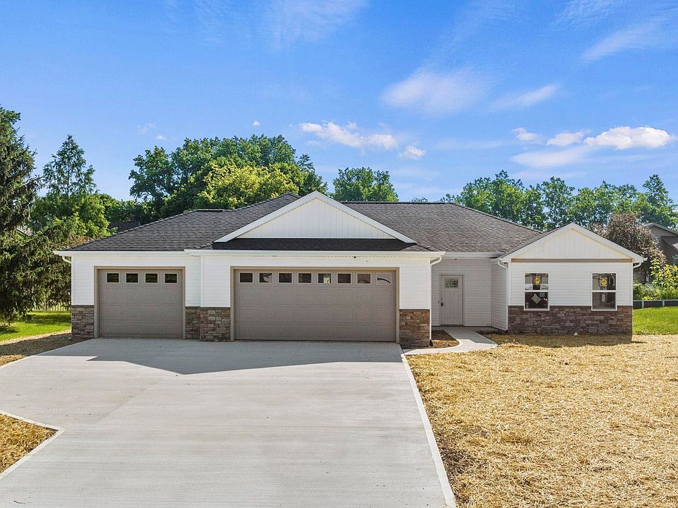 1st image of 814 Metzger Cir