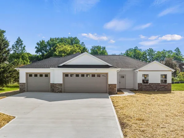 814 Metzger Cir, South Whitley, IN 46787