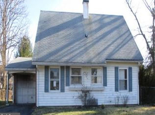 8 Bendix Ln, Willingboro, NJ 08046