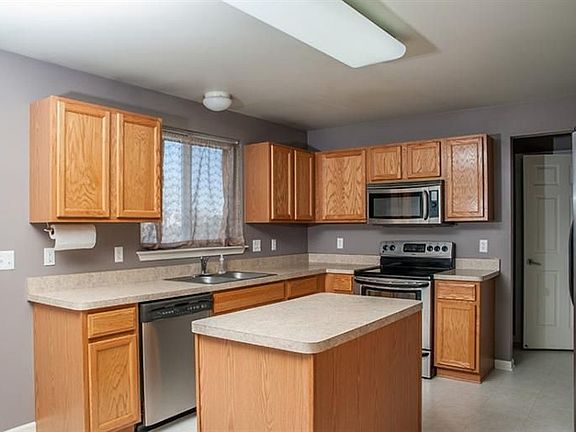 4th image of 7469 Warwick Dr