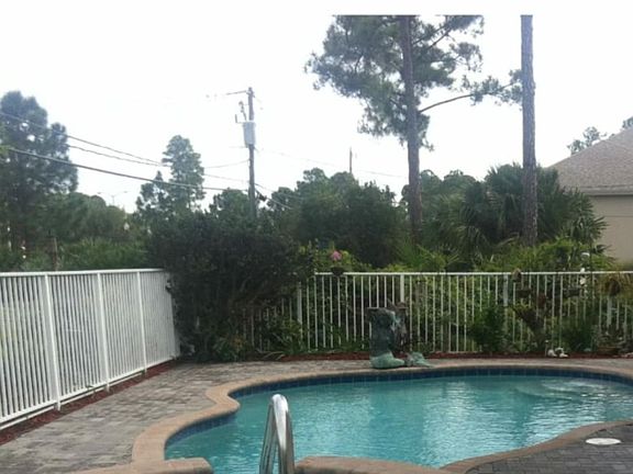 3rd image of 1417 SW Prairie Cir