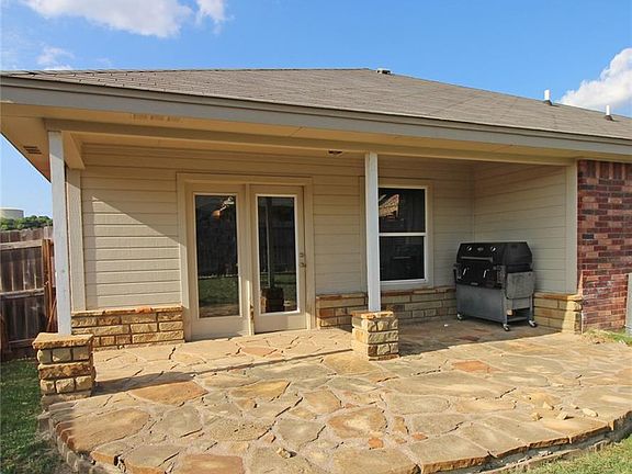 4th image of 2706 Montague County Dr