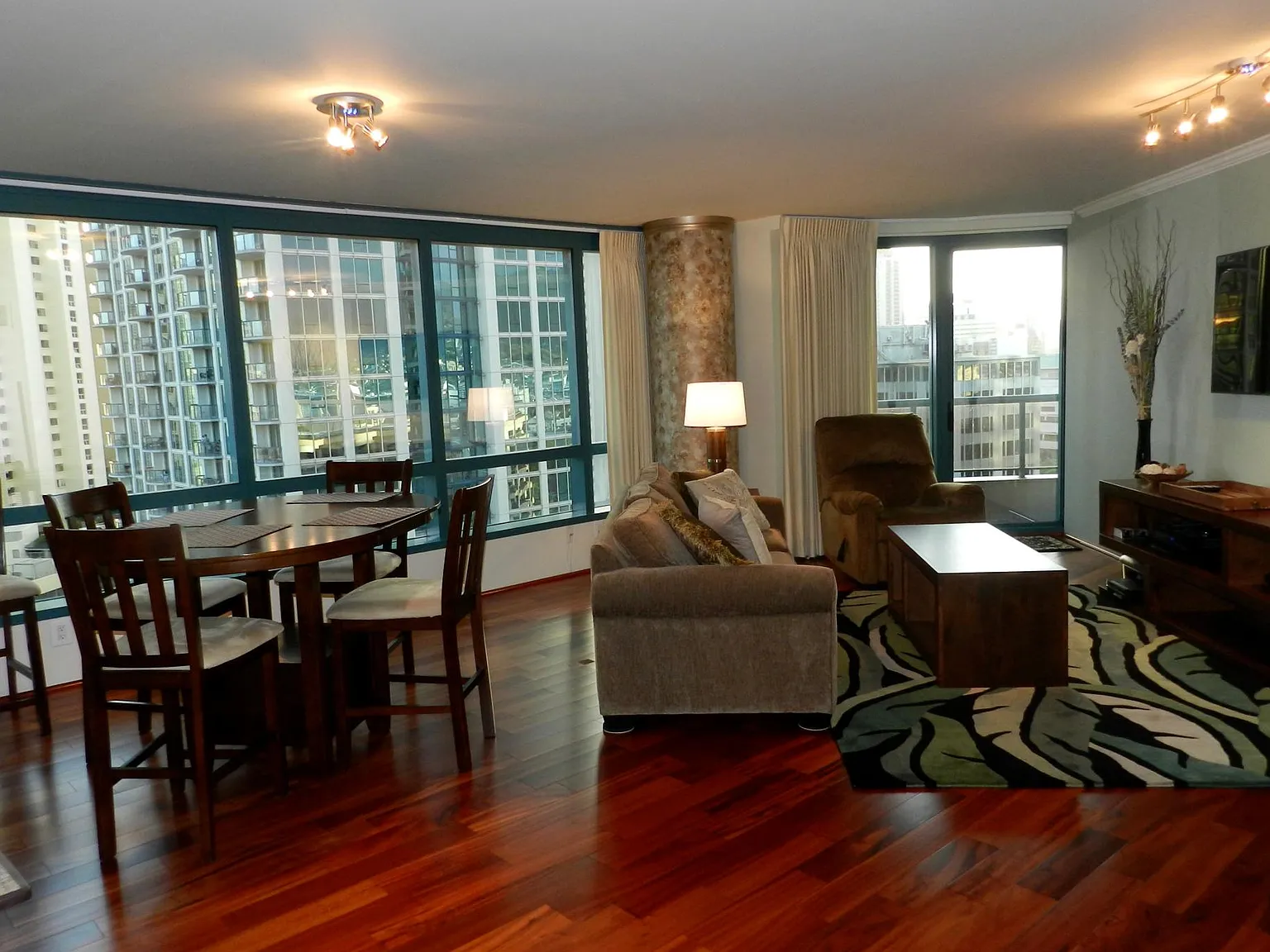 2 bed, 2.5 bath, 1318 sqft, $5,000 — Photo 1