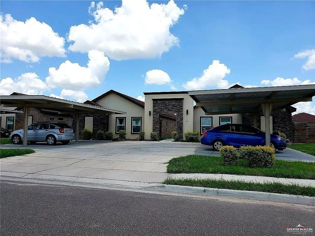 2 bed, 2.0 bath, 3192 sqft, $900 — Photo 2