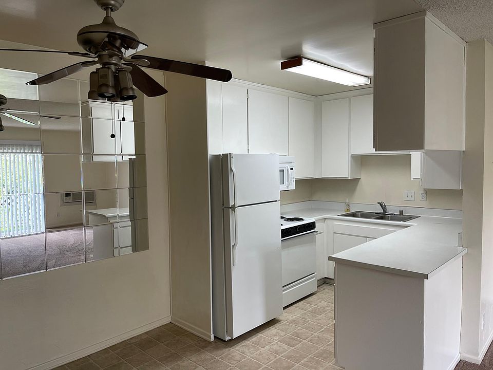 1st image of 4513 Palm Ave #202