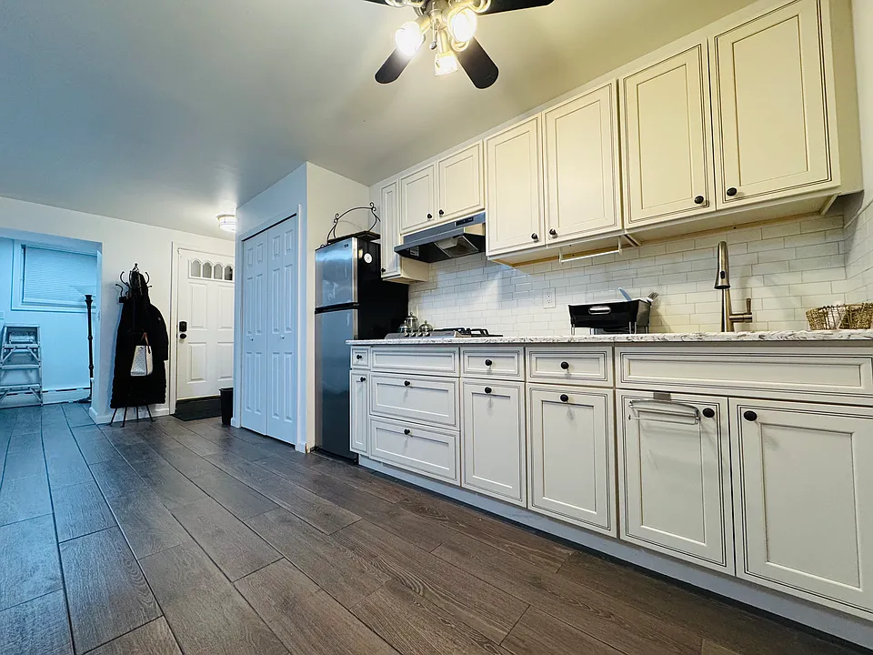 21-21 38th St #1