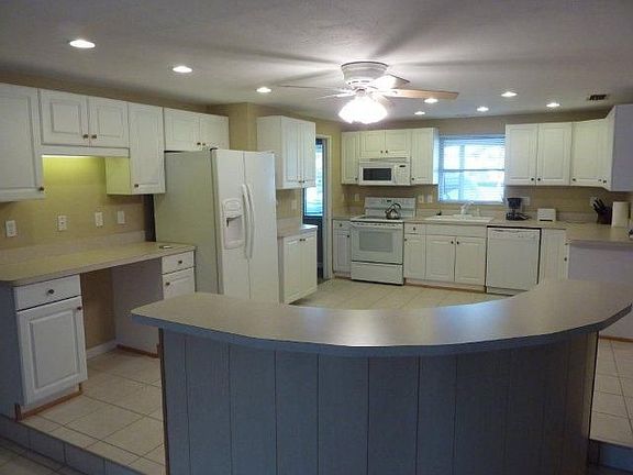 3rd image of 3293 Port Charlotte Blvd