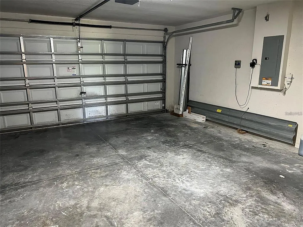 3 bed, 2.0 bath, 1270 sqft, $2,300 — Photo 4