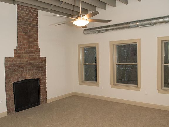 2nd image of 12635 Larchmere Blvd