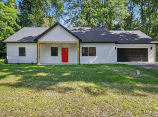 20160 Parkway Ave, Three Rivers, MI 49093