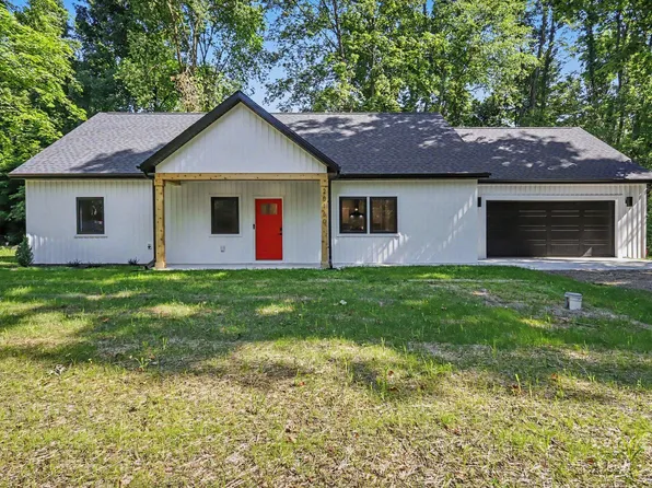 20160 Parkway Ave, Three Rivers, MI 49093