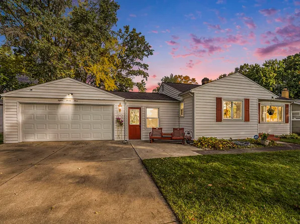 1523 Lake Ave, Portage, MI 49002