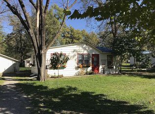 1003 W Carpenter Ave, Fairfield, IA 52556