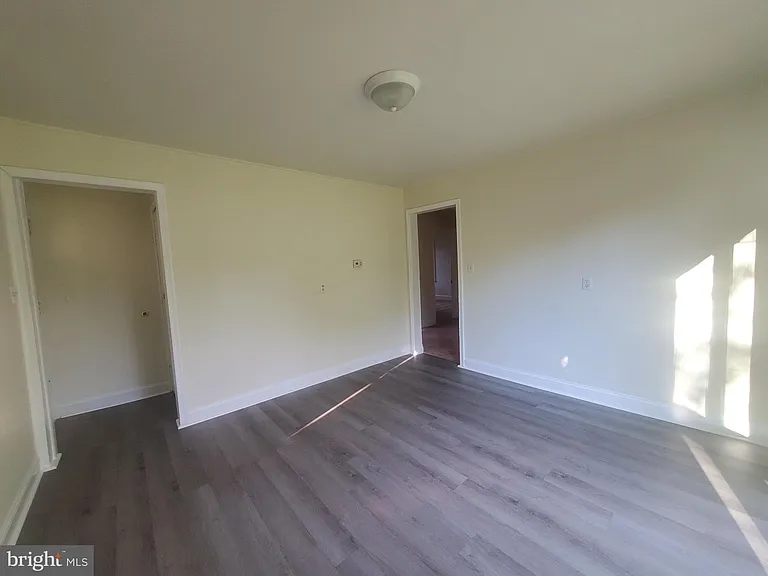 73 Upland Ave — Photo 14