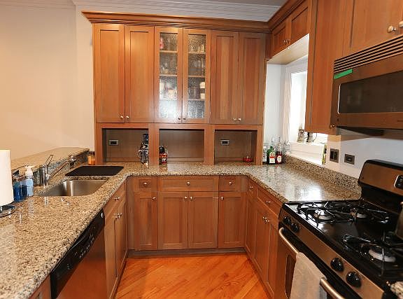 2nd image of 1447 W Berteau Ave #4