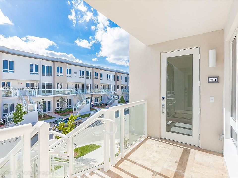 1st image of 10225 NW 63rd Ter APT 201
