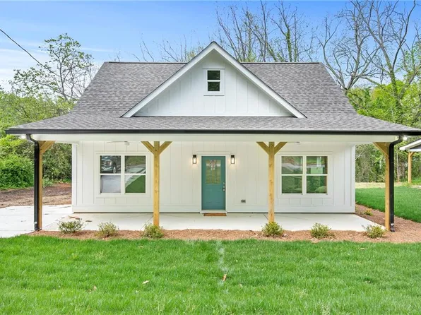 5224 W Mountain St, Stone Mountain, GA 30083