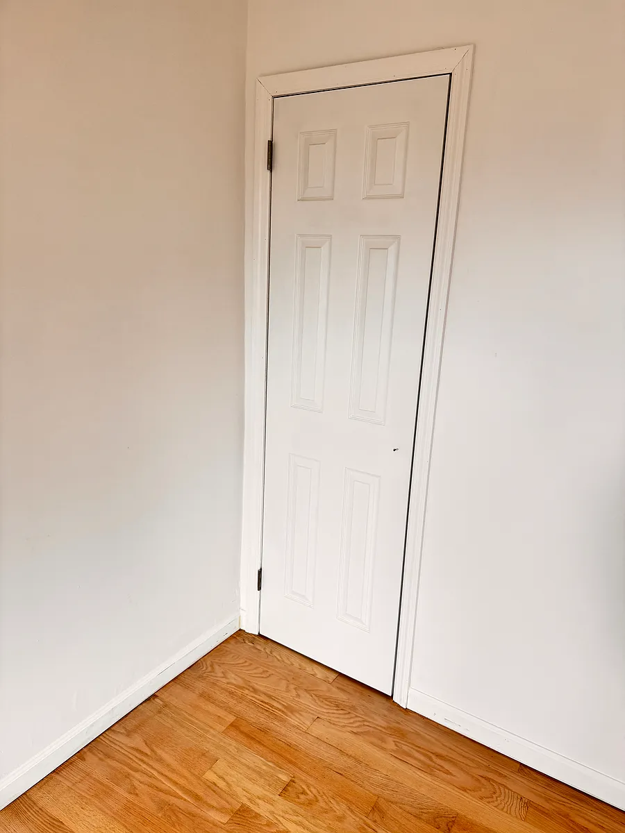 Building Photo - 14444 Sanford Ave #6C