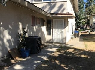 3448 Rainbow Ln, Highland, CA 92346