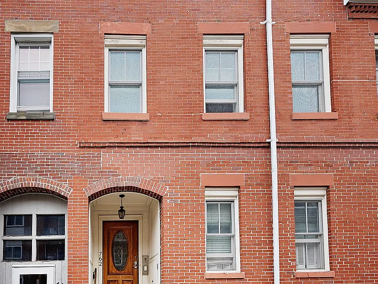 762 E 6th St #3 — Photo 14