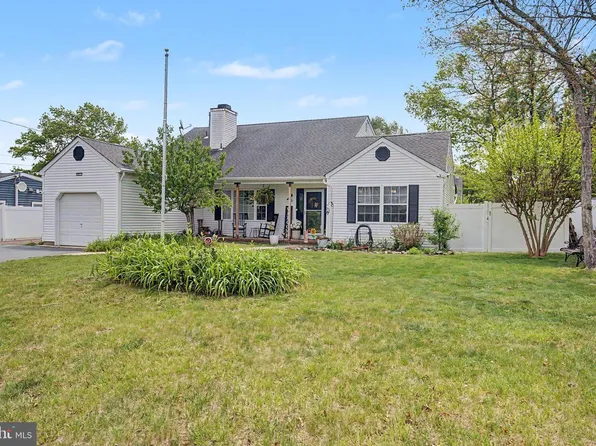 125 Gangway Ln, Manahawkin, NJ 08050